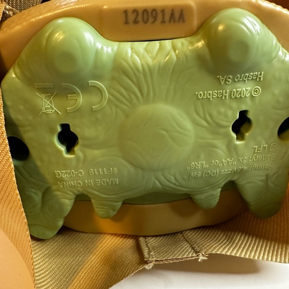 Star Wars Mandalorian Baby Yoda Grogu The Child Animatronic Toy Works - Picture 12 of 12